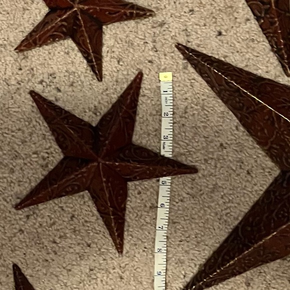 Home Decor, Set of 6, Rustic Wall Hanging Metal Stars, burgundy in color. - Picture 7 of 10